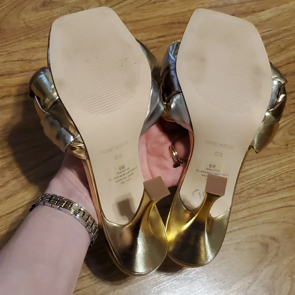 Nine West Yoyo 3 Heeled Dress Sandals Womens Size 6 Gold Silver Metallic